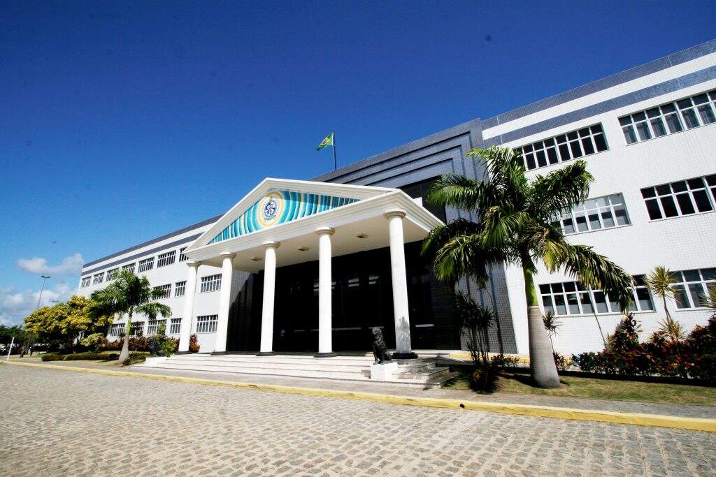 Programa de Renda Universitária