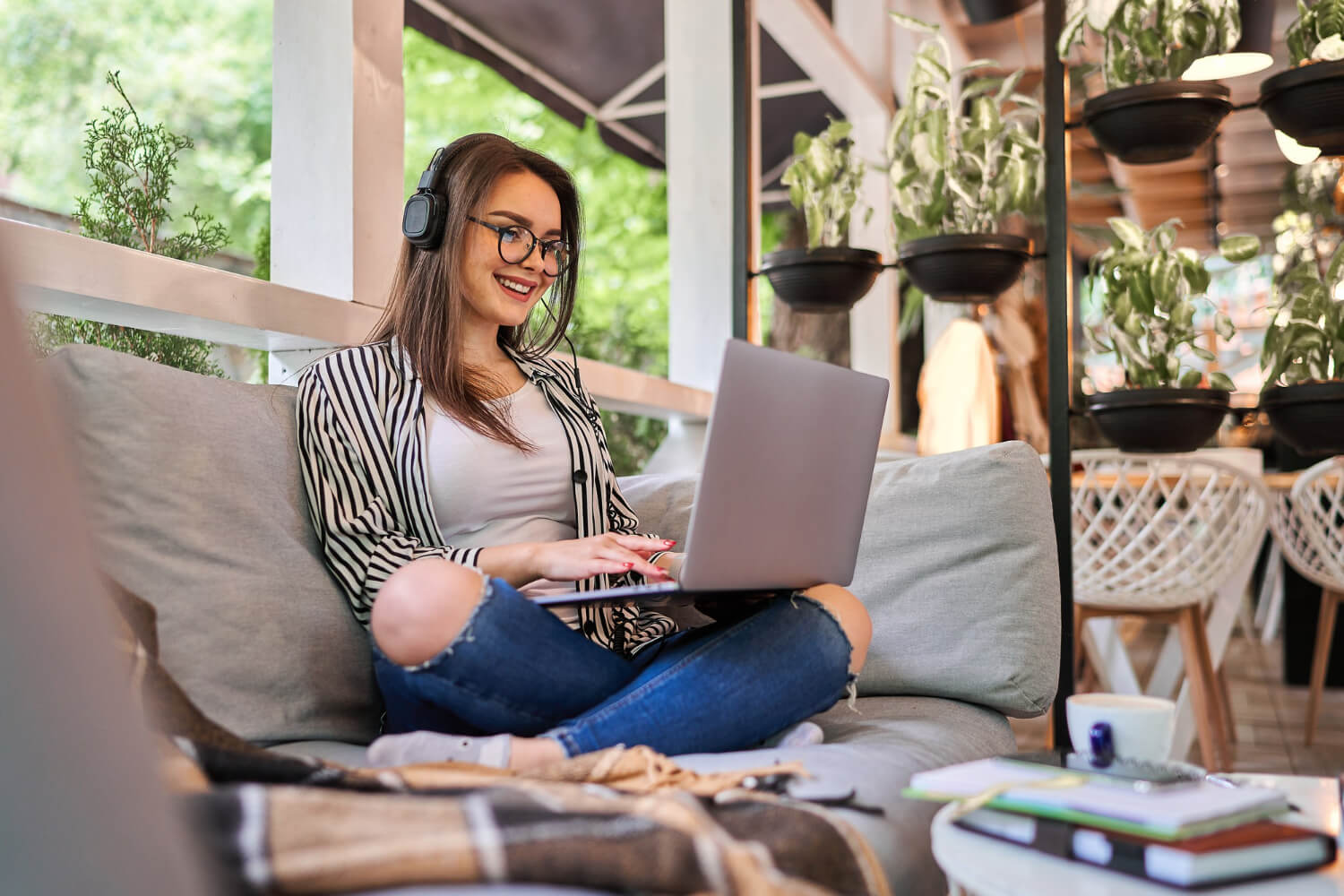Acesso a internet, tenha uma conexão de qualidade ou se você já usa internet em sua casa.